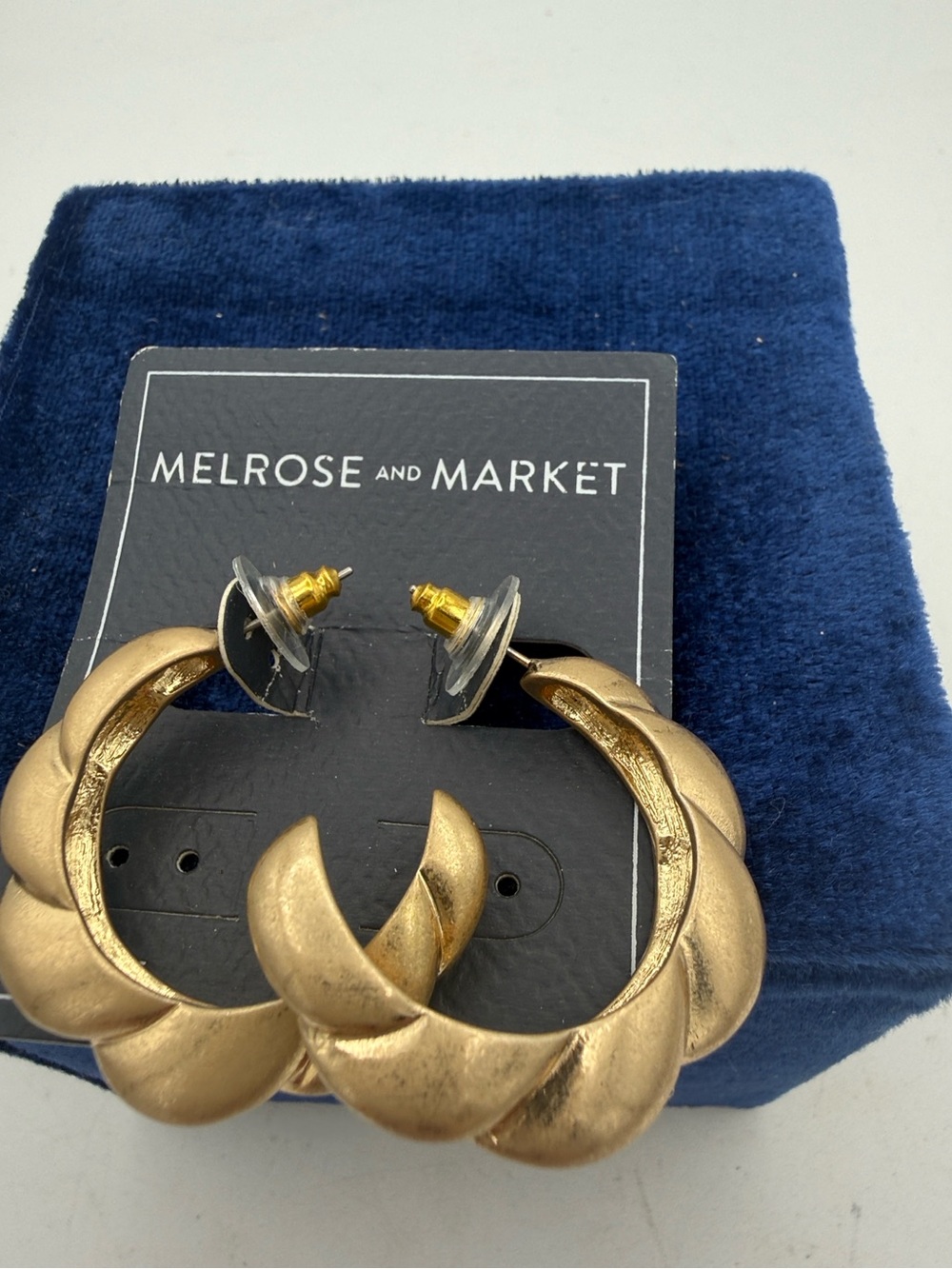 NWT Melrose and Market Nordstrom Rack Gold Twist Croissant Hoop Earrings